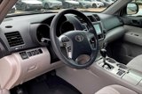 Used 2013 Toyota Highlander FWD image 2