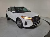 Used 2022 Nissan Kicks SV image 2