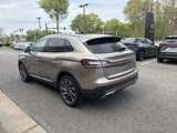 Used 2020 Lincoln Nautilus Reserve w/ Equipment Group 201A image 5