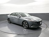 Certified 2022 Hyundai Elantra Limited w/ Preferred Accessory Package image 4