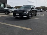 Used 2023 Kia Niro EX Touring image 2