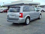 Used 2016 Chrysler Town & Country Touring image 4