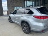 Used 2017 Toyota Highlander LE image 5