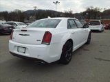 Certified 2023 Chrysler 300 Touring w/ Sport Appearance Package image 4