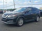 Used 2017 Nissan Rogue SV image 3