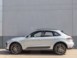 Certified 2024 Porsche Macan image 2