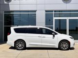New 2025 Chrysler Pacifica Pinnacle image 3