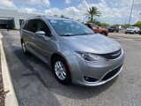 Used 2020 Chrysler Pacifica Touring-L image 4