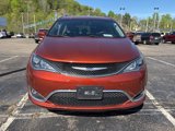 Used 2018 Chrysler Pacifica Touring-L Plus w/ Tire & Wheel Group image 5