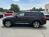 Used 2020 Ford Explorer Platinum w/ Premium Technology Package image 3