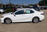 Used 2020 Toyota Camry LE image 2