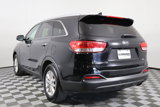 Used 2017 Kia Sorento LX w/ LX Convenience Package image 4