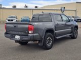 Used 2017 Toyota Tacoma TRD Off-Road image 3