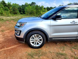 Used 2017 Ford Explorer XLT w/ Equipment Group 202A image 4