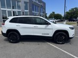 Used 2023 Jeep Cherokee Altitude Lux image 3