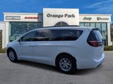 Used 2022 Chrysler Pacifica Touring-L image 5