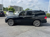 Used 2017 Lincoln Navigator Select image 4