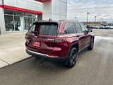Used 2024 Jeep Grand Cherokee Laredo image 5
