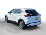 Used 2023 Nissan Kicks SV image 3