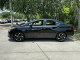 Used 2024 Nissan Versa SR image 2