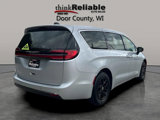 Used 2023 Chrysler Pacifica Touring-L image 6