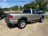 Used 2003 Chevrolet S10 Pickup LS w/ LS Preferred Equipment Group image 4