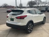 Used 2017 Nissan Rogue Sport SL w/ SL Premium Package image 5
