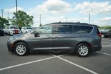 Used 2022 Chrysler Pacifica Touring-L image 2