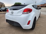 Used 2017 Hyundai Veloster image 5
