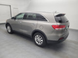 Used 2018 Kia Sorento LX image 3