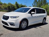 Used 2023 Chrysler Pacifica Touring-L image 3