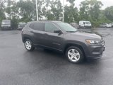 Used 2023 Jeep Compass Sport image 2