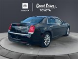 Used 2017 Chrysler 300 C image 5