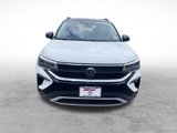 Used 2023 Volkswagen Taos SE w/ Panoramic Sunroof Package image 2