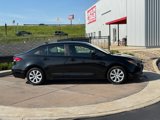 Used 2022 Toyota Corolla LE image 2