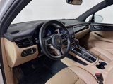 Certified 2021 Porsche Macan image 4