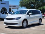 Used 2023 Chrysler Voyager LX image 3