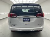 Used 2017 Chrysler Pacifica Limited w/ UConnect Theater Package image 5