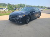 Used 2018 Toyota Camry SE w/ Moonroof Package image 3
