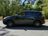 Used 2018 Toyota RAV4 SE image 2