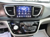 Used 2019 Chrysler Pacifica Touring-L image 6