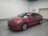 Used 2015 Hyundai Sonata SE image 2