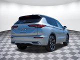 Used 2023 Mitsubishi Outlander SEL image 3