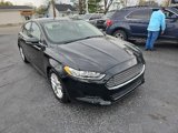 Used 2015 Ford Fusion SE image 2