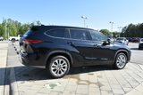Used 2021 Toyota Highlander Limited image 2