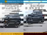 Used 2022 Mitsubishi Outlander SE image 2