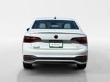 Used 2024 Volkswagen Jetta SE image 4