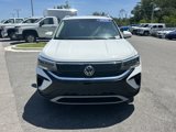Used 2022 Volkswagen Taos SE image 3