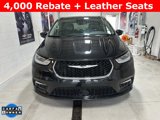 Used 2022 Chrysler Pacifica Touring-L image 2