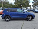 Certified 2022 Volkswagen Taos SE w/ Panoramic Sunroof Package image 3